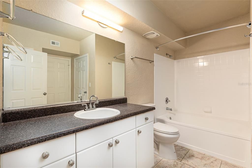 For Sale: $174,900 (2 beds, 2 baths, 1215 Square Feet)