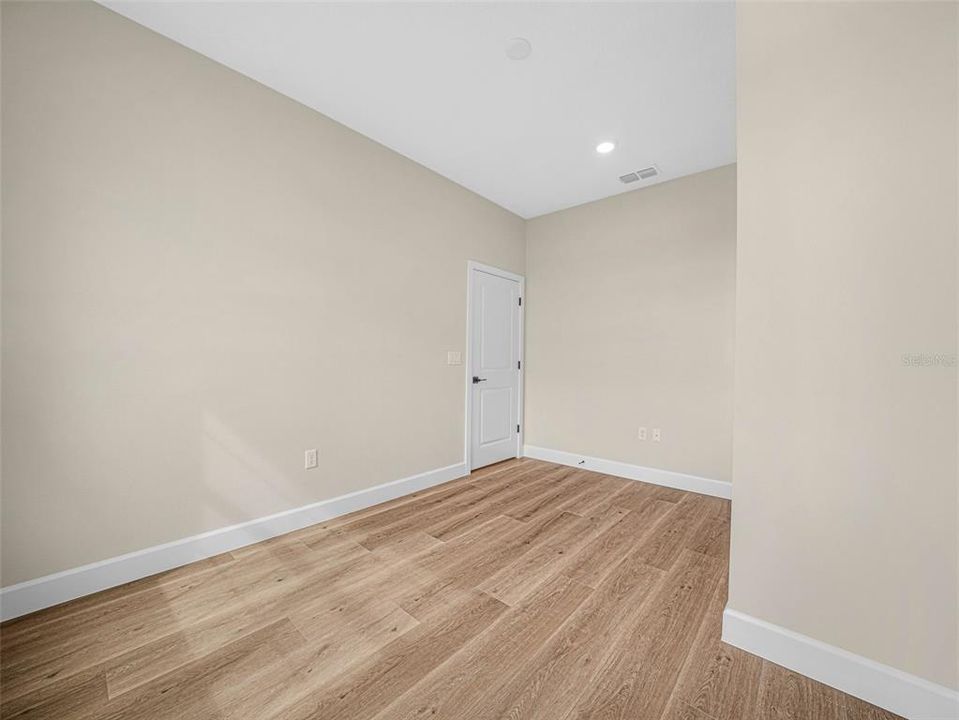На продажу: $365,000 (4 спален, 2 ванн, 1793.2 Квадратных фут)