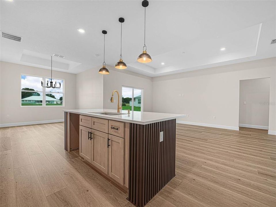 На продажу: $365,000 (4 спален, 2 ванн, 1793.2 Квадратных фут)