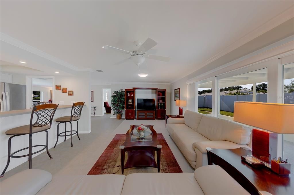 En Venta: $575,000 (4 camas, 3 baños, 2292 Pies cuadrados)