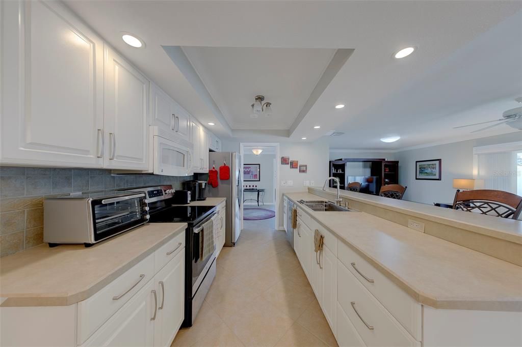 En Venta: $575,000 (4 camas, 3 baños, 2292 Pies cuadrados)