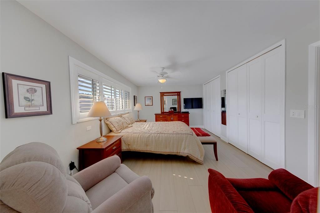 En Venta: $575,000 (4 camas, 3 baños, 2292 Pies cuadrados)