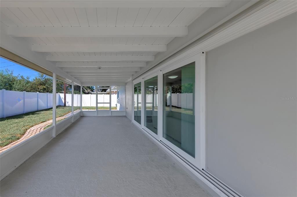 En Venta: $575,000 (4 camas, 3 baños, 2292 Pies cuadrados)