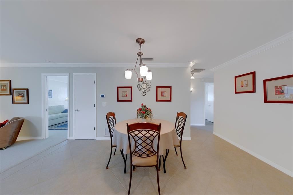 En Venta: $575,000 (4 camas, 3 baños, 2292 Pies cuadrados)