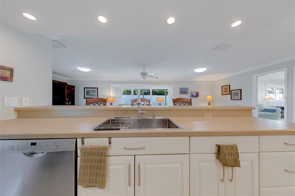 En Venta: $575,000 (4 camas, 3 baños, 2292 Pies cuadrados)