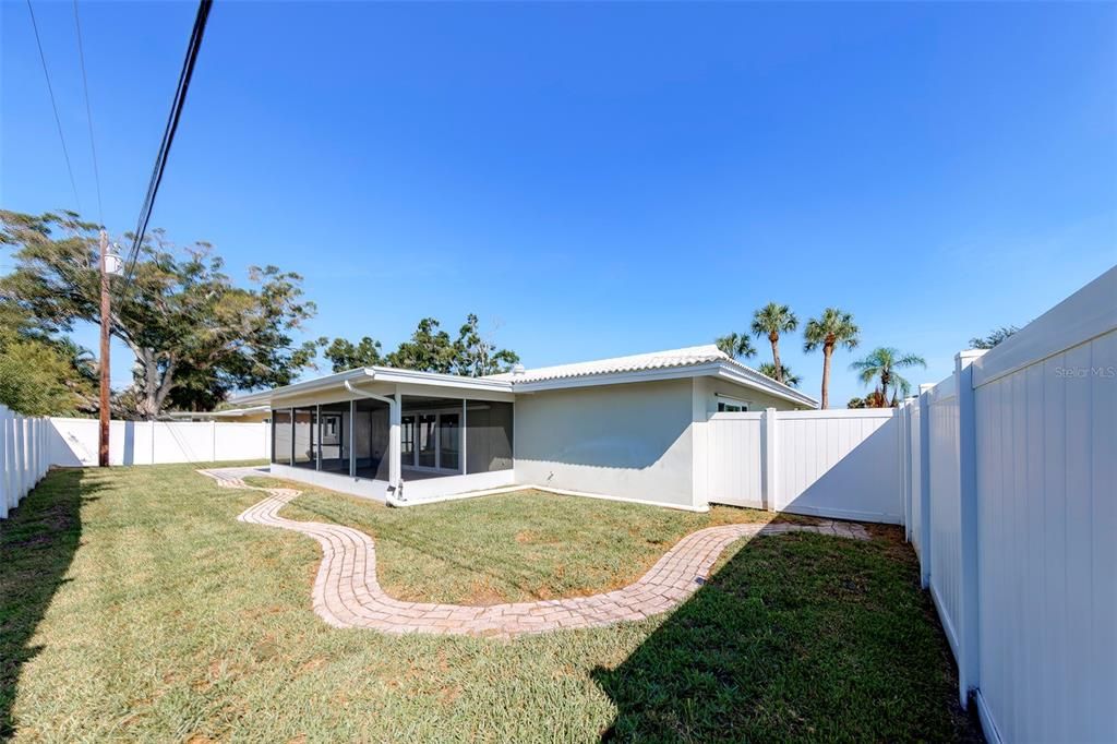 En Venta: $575,000 (4 camas, 3 baños, 2292 Pies cuadrados)