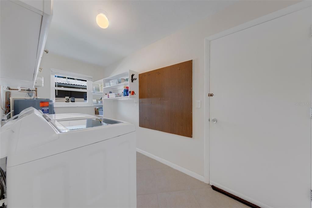 En Venta: $575,000 (4 camas, 3 baños, 2292 Pies cuadrados)
