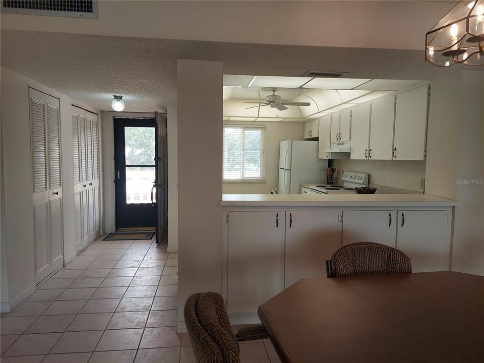 For Sale: $106,000 (2 beds, 2 baths, 1347 Square Feet)
