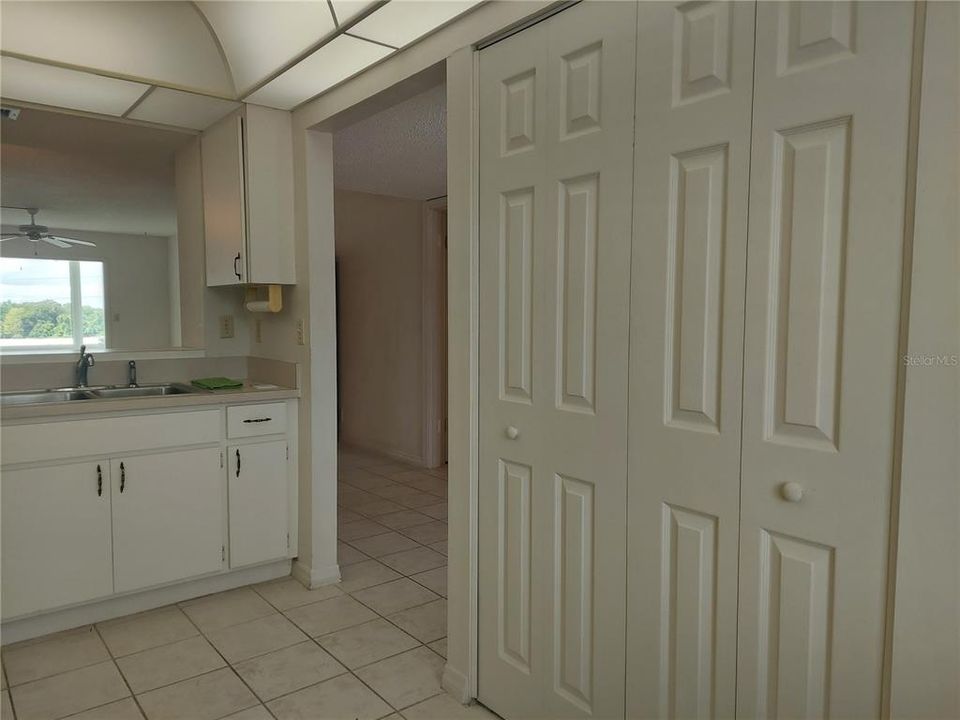 For Sale: $106,000 (2 beds, 2 baths, 1347 Square Feet)