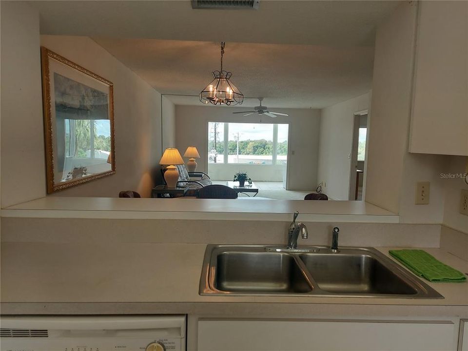 For Sale: $106,000 (2 beds, 2 baths, 1347 Square Feet)