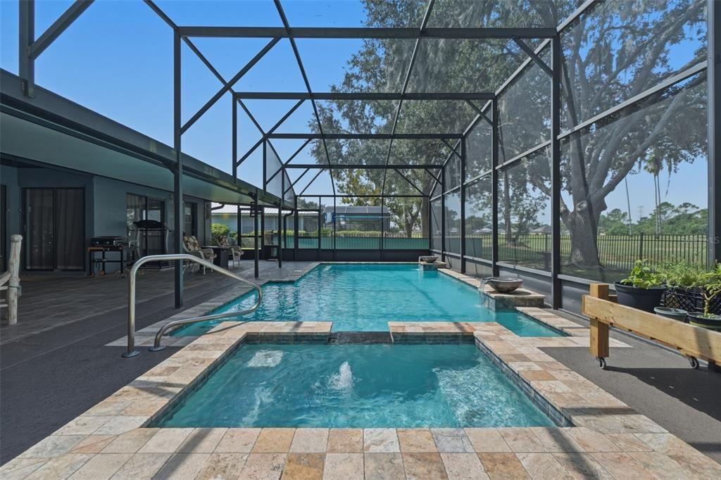Activo con contrato: $395,000 (2 camas, 2 baños, 1415 Pies cuadrados)