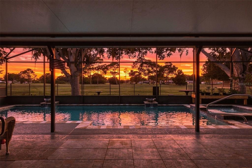 Activo con contrato: $395,000 (2 camas, 2 baños, 1415 Pies cuadrados)