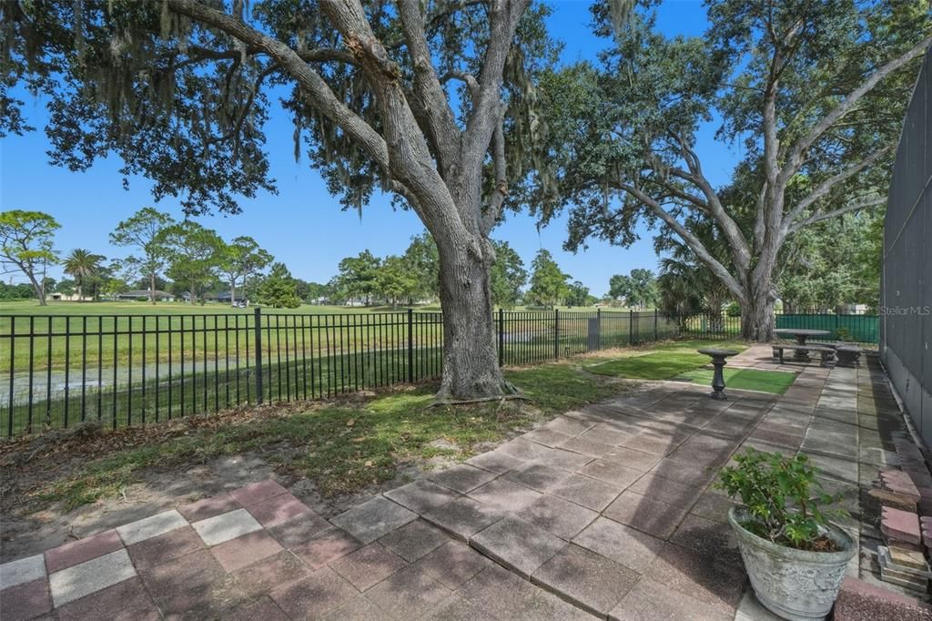 Activo con contrato: $395,000 (2 camas, 2 baños, 1415 Pies cuadrados)