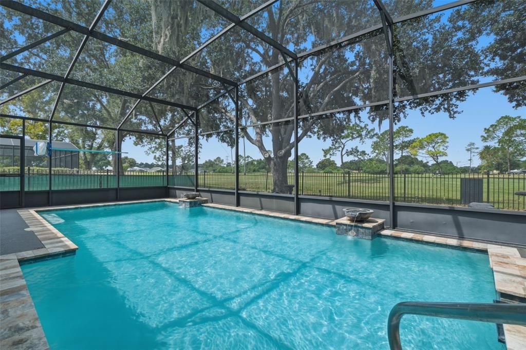 Activo con contrato: $395,000 (2 camas, 2 baños, 1415 Pies cuadrados)