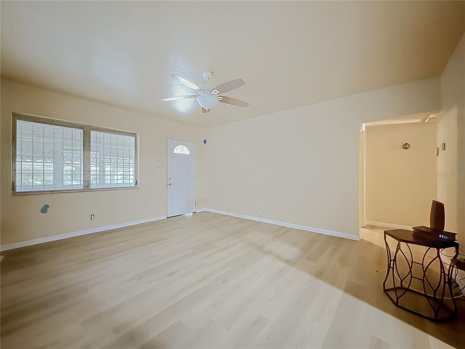 En Venta: $240,000 (2 camas, 1 baños, 841 Pies cuadrados)
