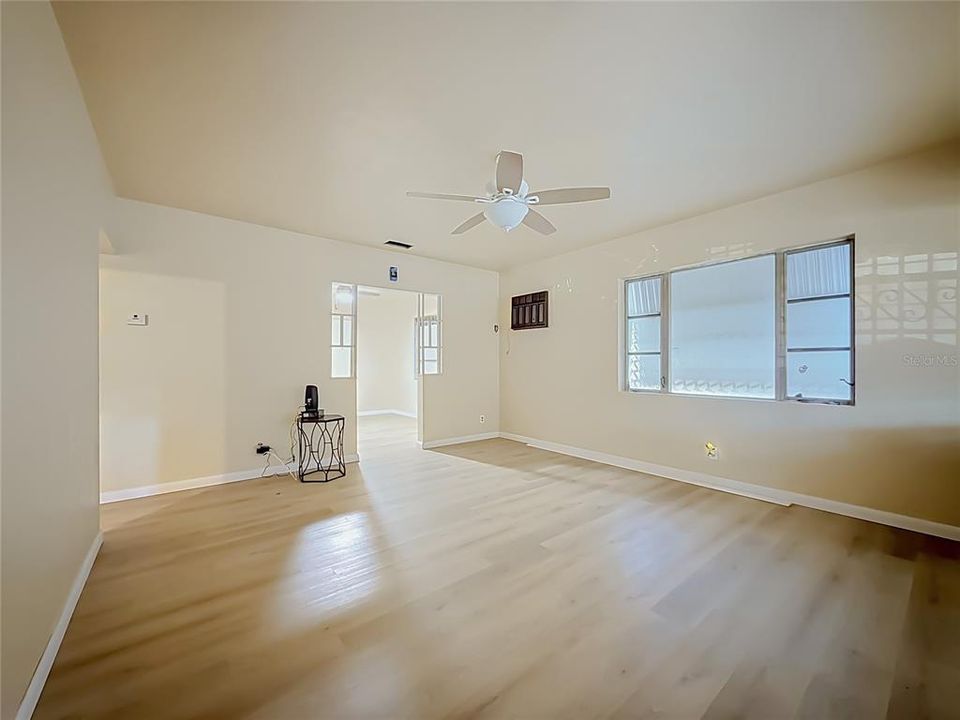 En Venta: $240,000 (2 camas, 1 baños, 841 Pies cuadrados)