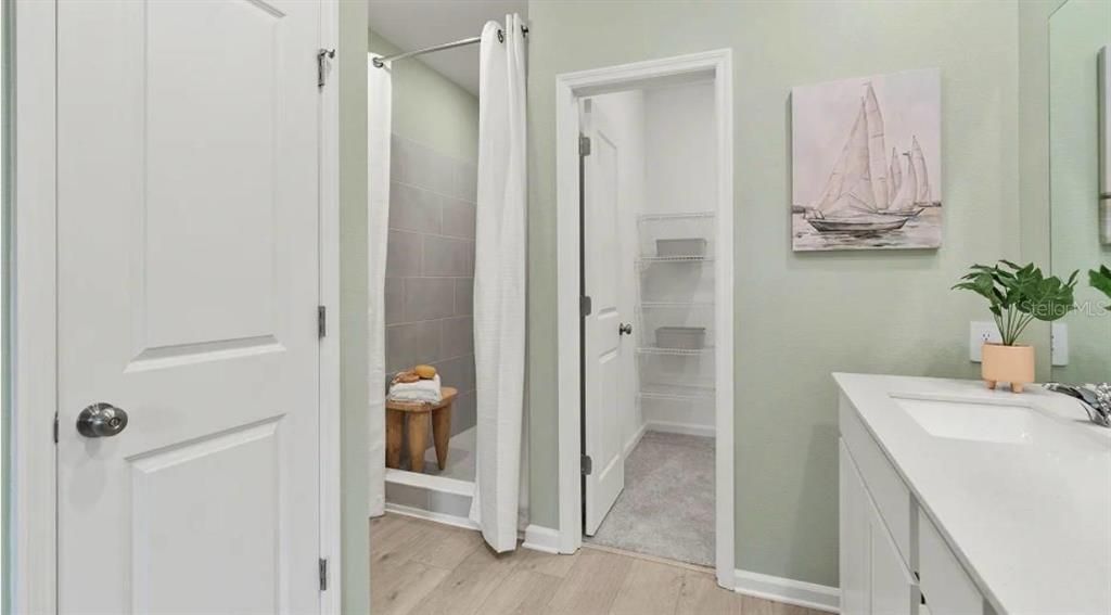 For Rent: $3,890 (4 beds, 3 baths, 2366 Square Feet)