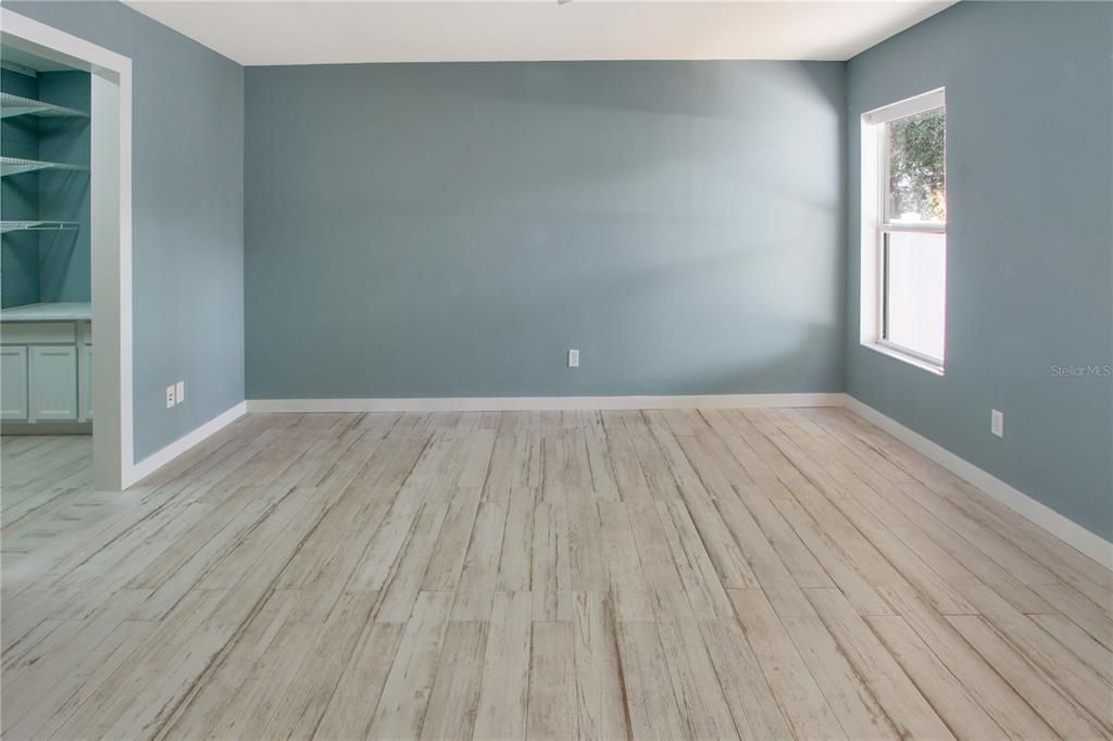 For Sale: $295,000 (3 beds, 2 baths, 1664 Square Feet)