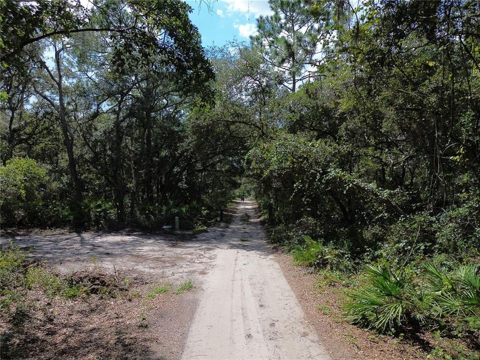 На продажу: $37,000 (1.00 acres)