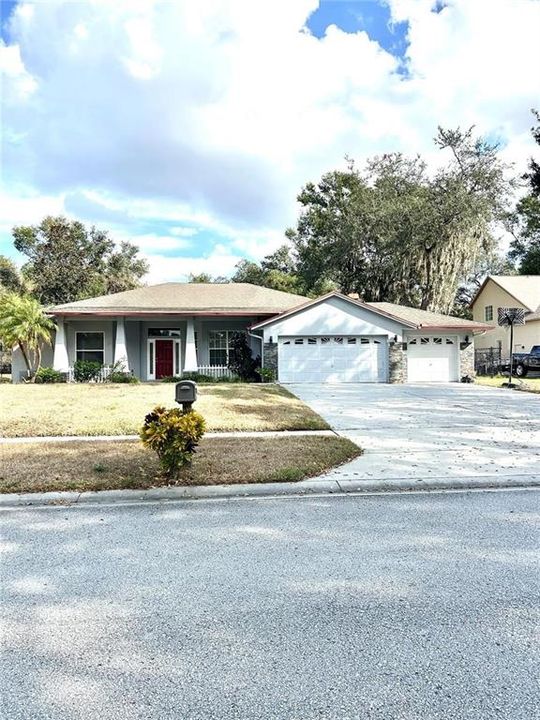 For Rent: $3,600 (4 beds, 3 baths, 2501 Square Feet)