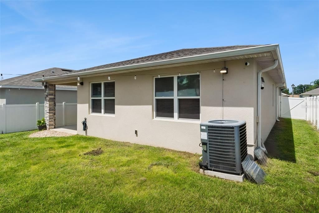 For Rent: $2,050 (3 beds, 2 baths, 1725 Square Feet)