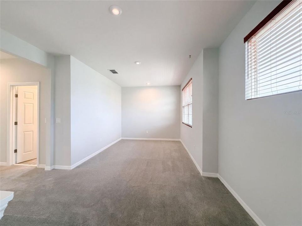 For Sale: $500,000 (3 beds, 2 baths, 2049 Square Feet)