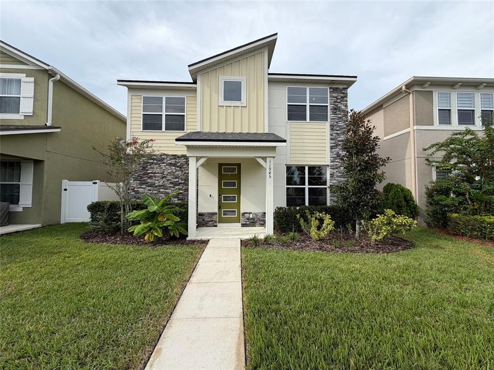 For Sale: $500,000 (3 beds, 2 baths, 2049 Square Feet)