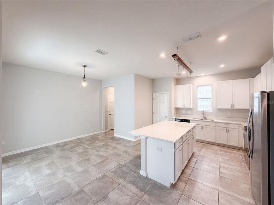 For Sale: $500,000 (3 beds, 2 baths, 2049 Square Feet)
