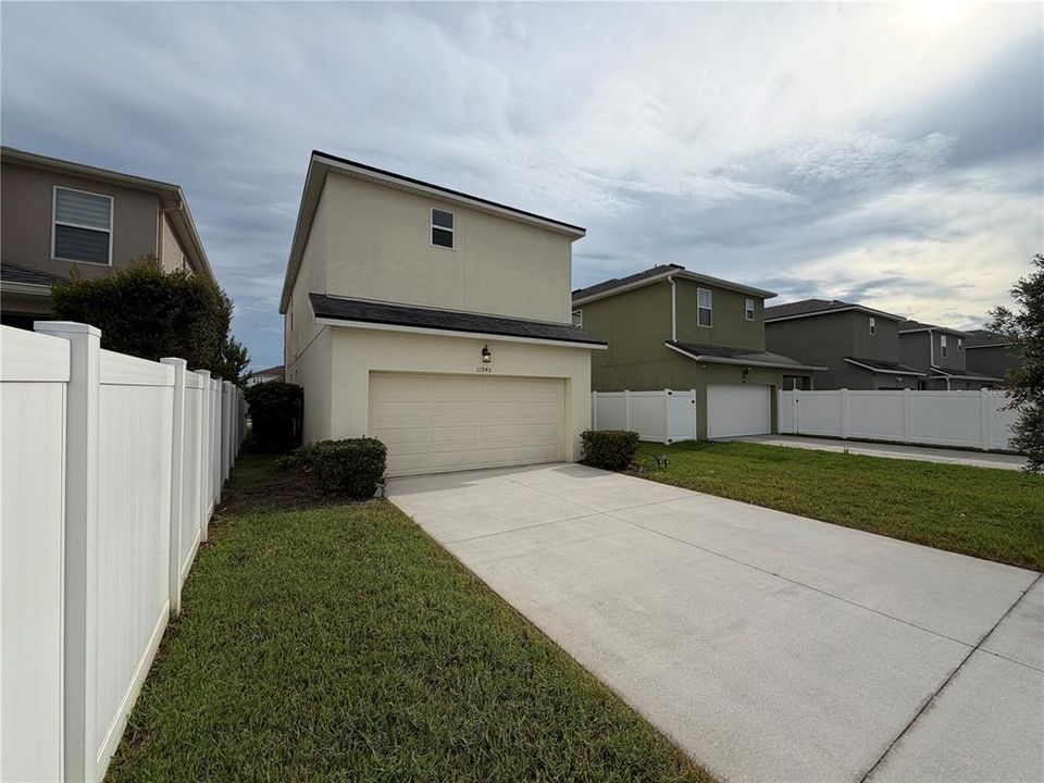 For Sale: $500,000 (3 beds, 2 baths, 2049 Square Feet)
