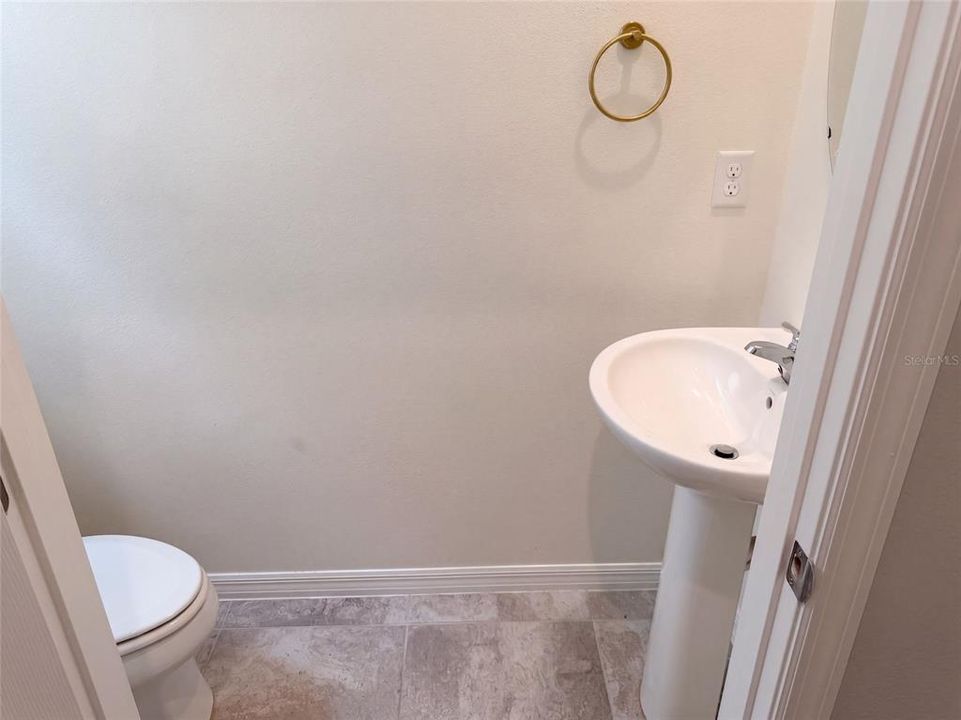 For Sale: $500,000 (3 beds, 2 baths, 2049 Square Feet)