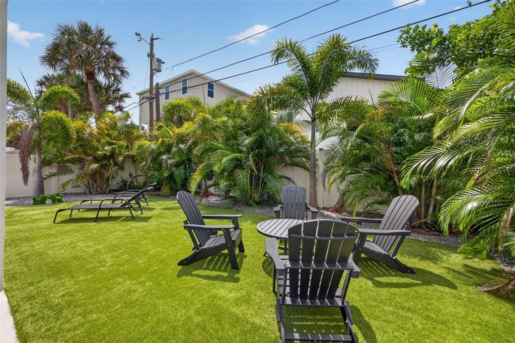 For Sale: $2,150,000 (4 beds, 3 baths, 2852 Square Feet)