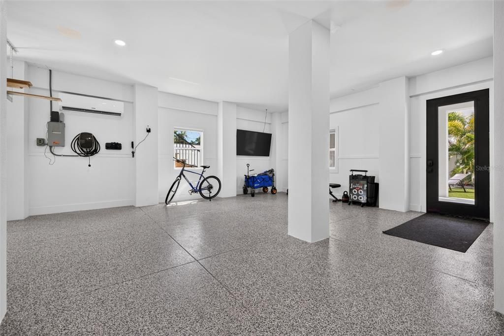 For Sale: $2,150,000 (4 beds, 3 baths, 2852 Square Feet)