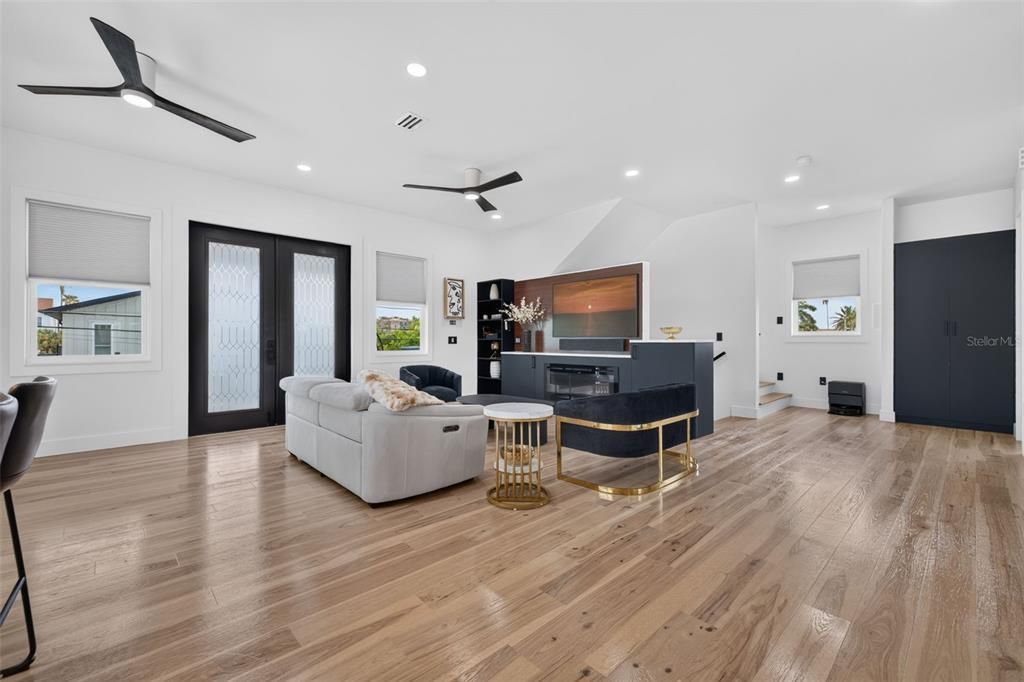 For Sale: $2,150,000 (4 beds, 3 baths, 2852 Square Feet)