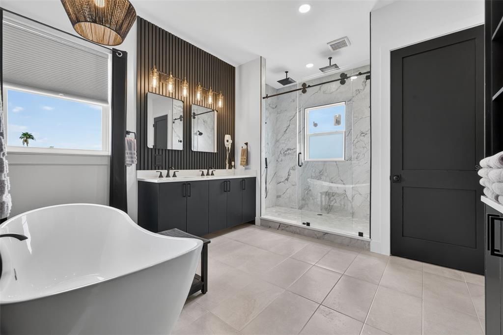 For Sale: $2,150,000 (4 beds, 3 baths, 2852 Square Feet)
