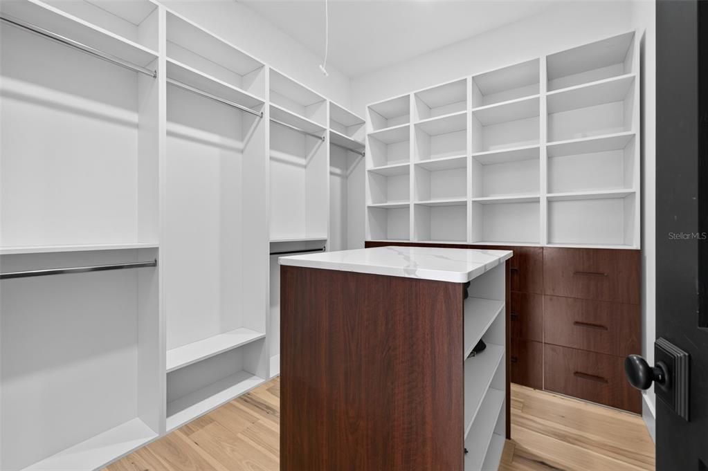 For Sale: $2,150,000 (4 beds, 3 baths, 2852 Square Feet)