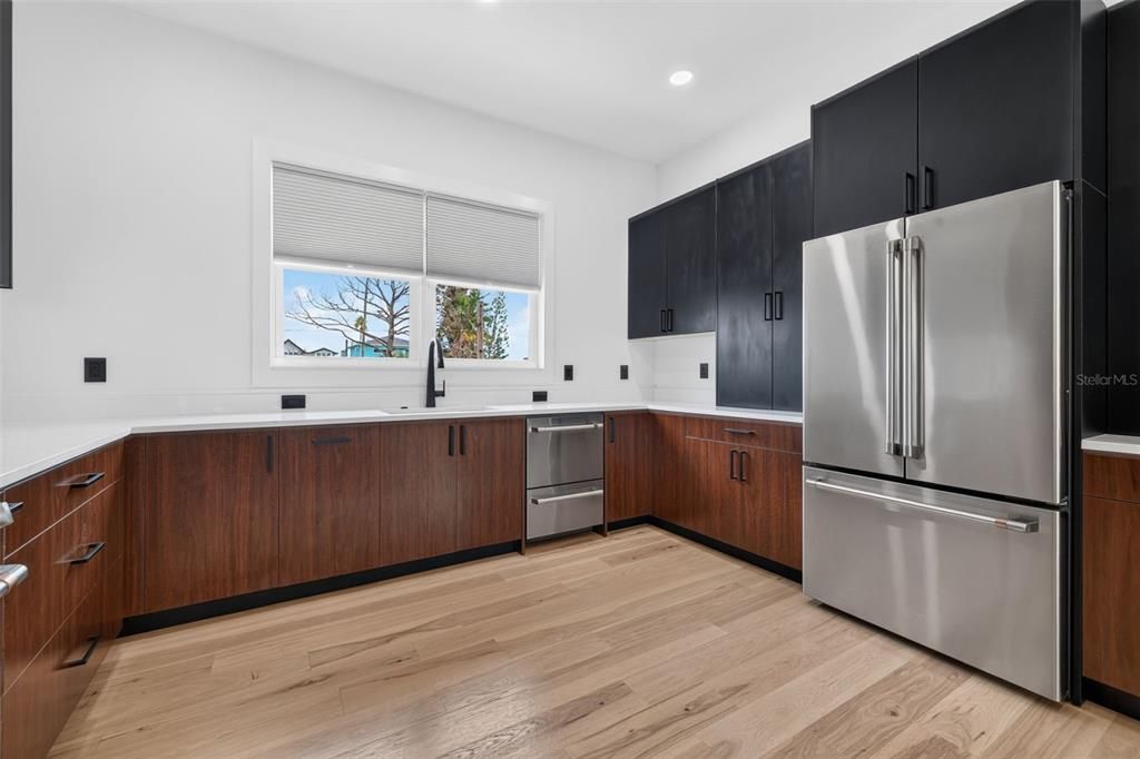 For Sale: $2,150,000 (4 beds, 3 baths, 2852 Square Feet)