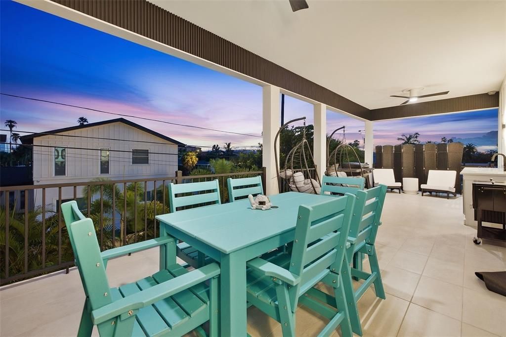 For Sale: $2,150,000 (4 beds, 3 baths, 2852 Square Feet)