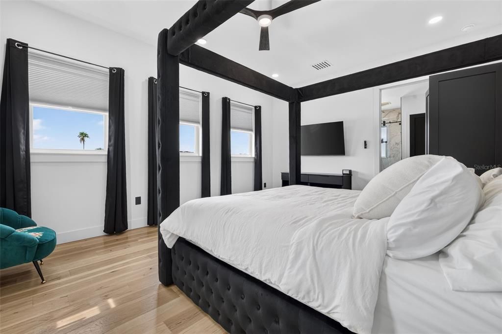 For Sale: $2,150,000 (4 beds, 3 baths, 2852 Square Feet)