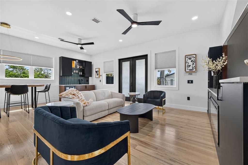 For Sale: $2,150,000 (4 beds, 3 baths, 2852 Square Feet)