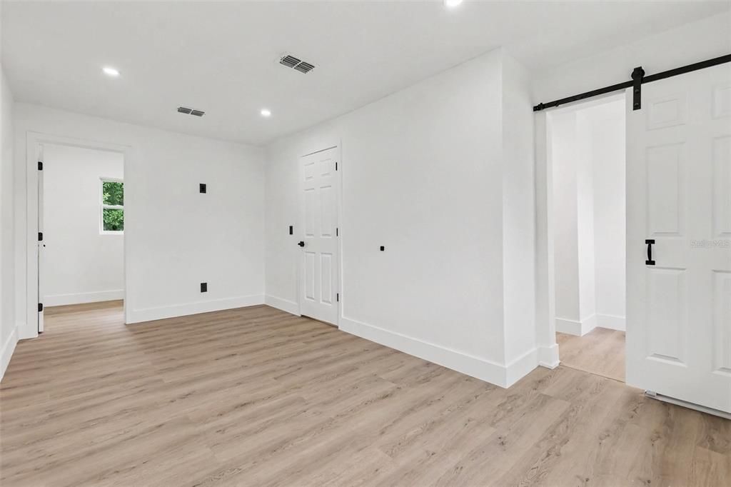 For Sale: $285,900 (3 beds, 2 baths, 1362 Square Feet)