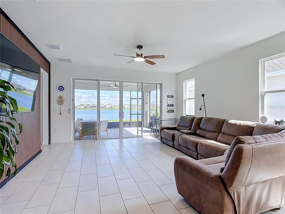 For Sale: $540,000 (4 beds, 2 baths, 1900 Square Feet)