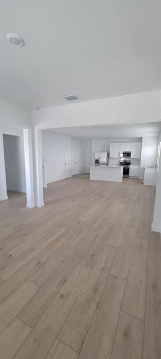 En Renta: $2,590 (4 camas, 2 baños, 2071 Pies cuadrados)