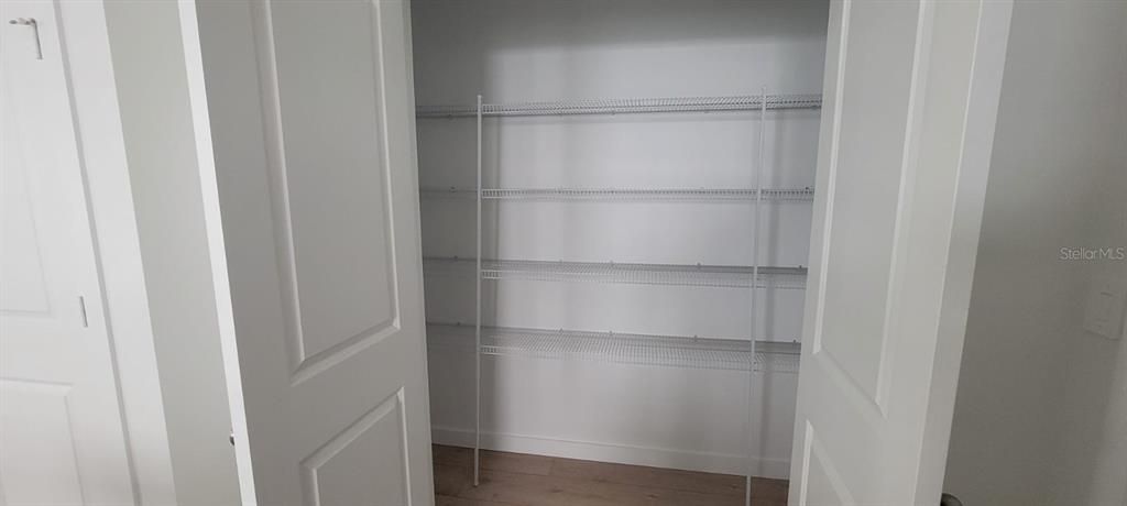En Renta: $2,590 (4 camas, 2 baños, 2071 Pies cuadrados)