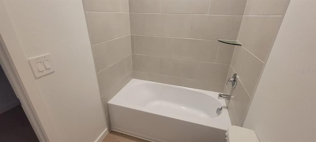En Renta: $2,590 (4 camas, 2 baños, 2071 Pies cuadrados)