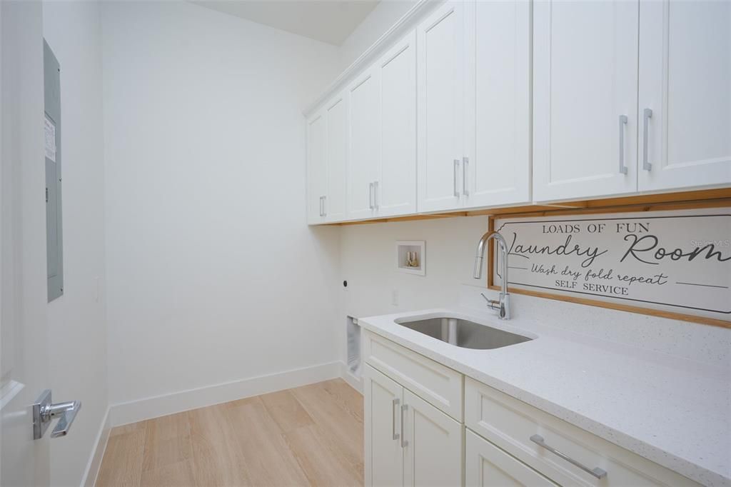 For Sale: $446,000 (3 beds, 2 baths, 2121 Square Feet)