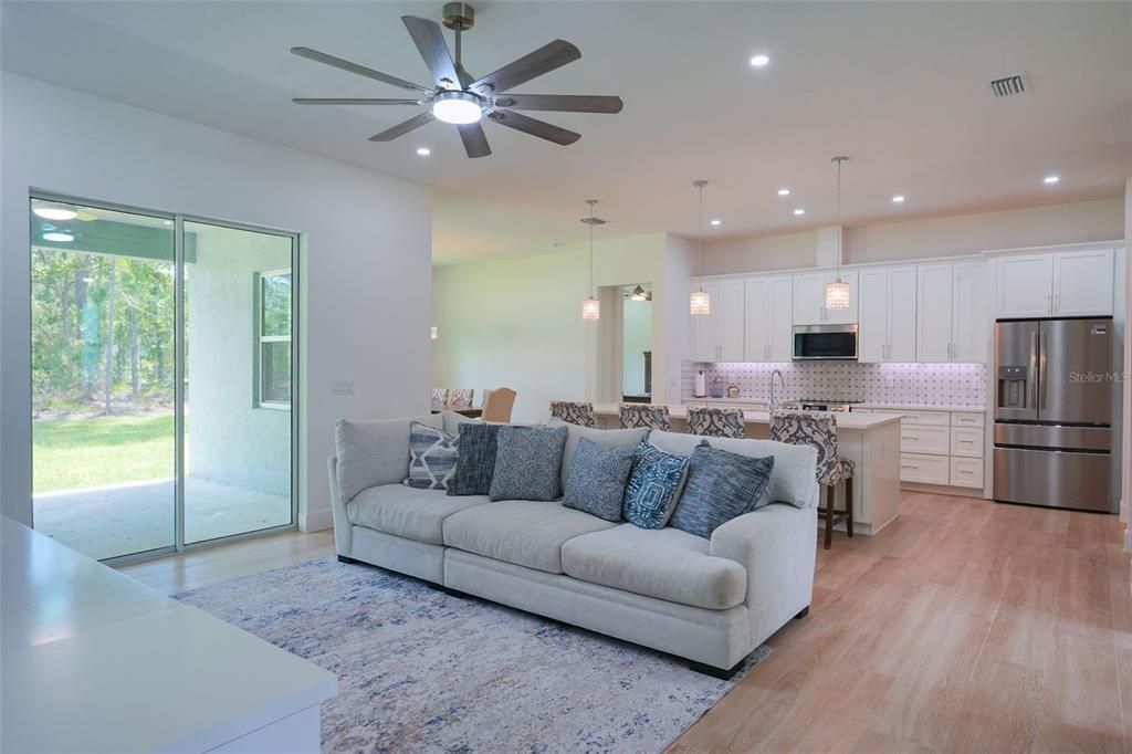 For Sale: $446,000 (3 beds, 2 baths, 2121 Square Feet)