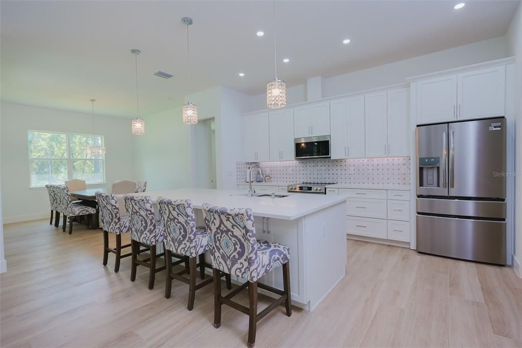 For Sale: $446,000 (3 beds, 2 baths, 2121 Square Feet)