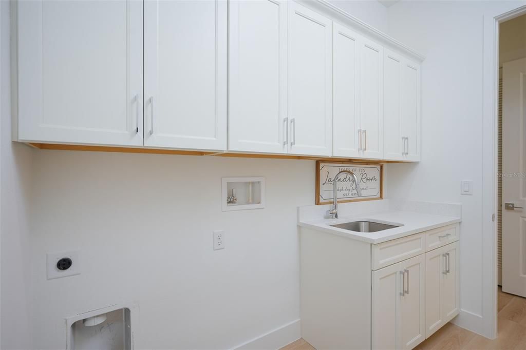 For Sale: $446,000 (3 beds, 2 baths, 2121 Square Feet)