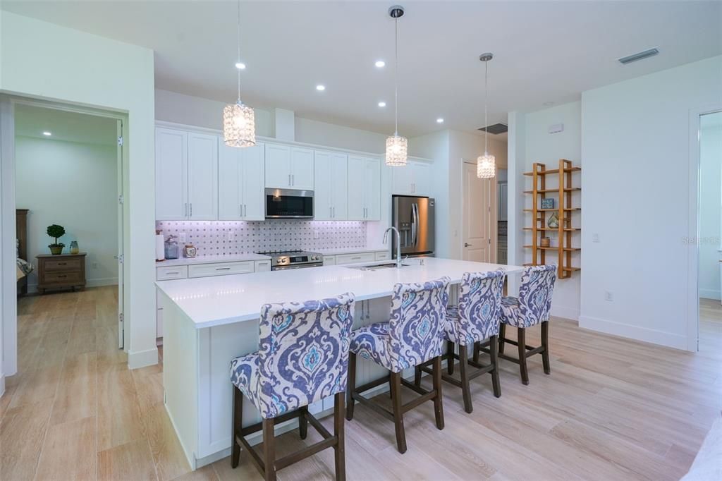 For Sale: $446,000 (3 beds, 2 baths, 2121 Square Feet)