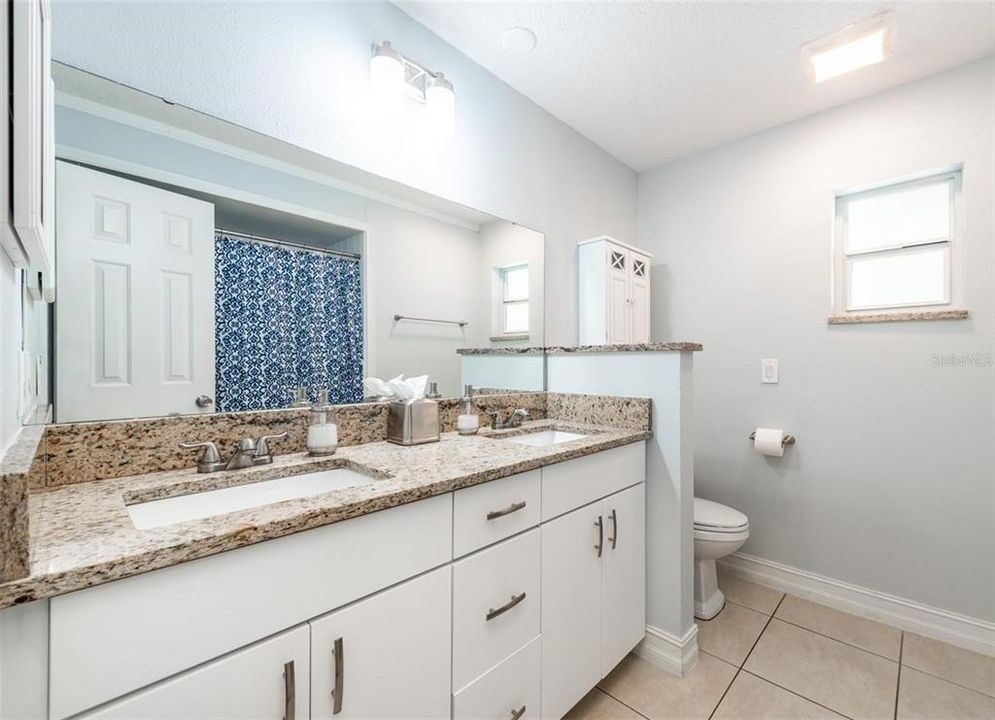 For Sale: $490,000 (3 beds, 2 baths, 1944 Square Feet)